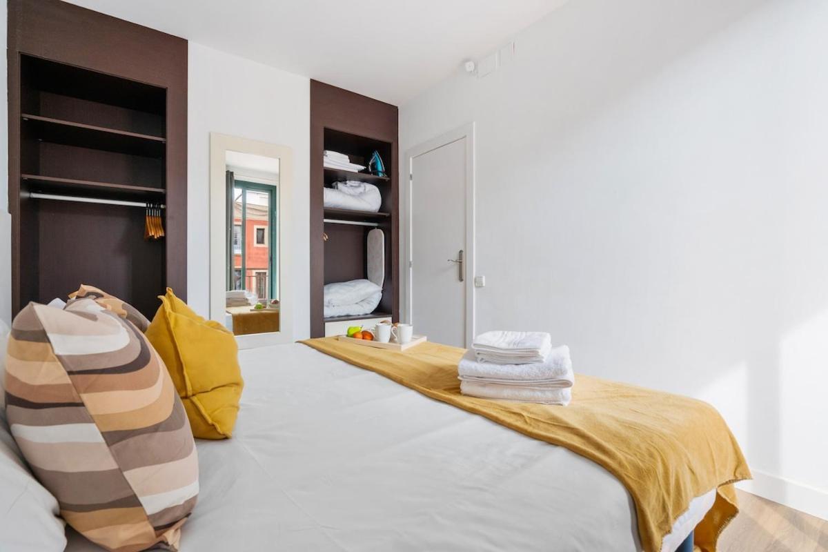Lodging Apartments Liceu G1 Barcelona Eksteriør bilde