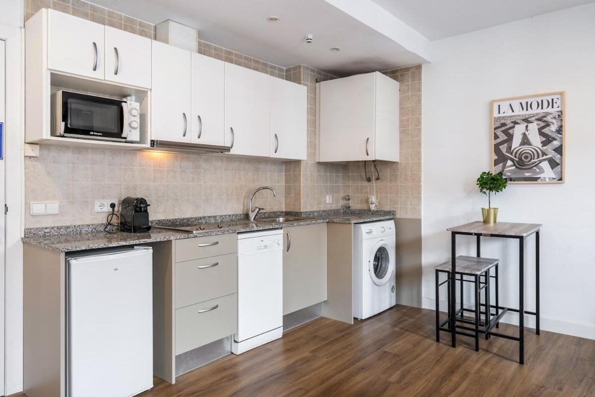 Lodging Apartments Liceu G1 Barcelona Eksteriør bilde